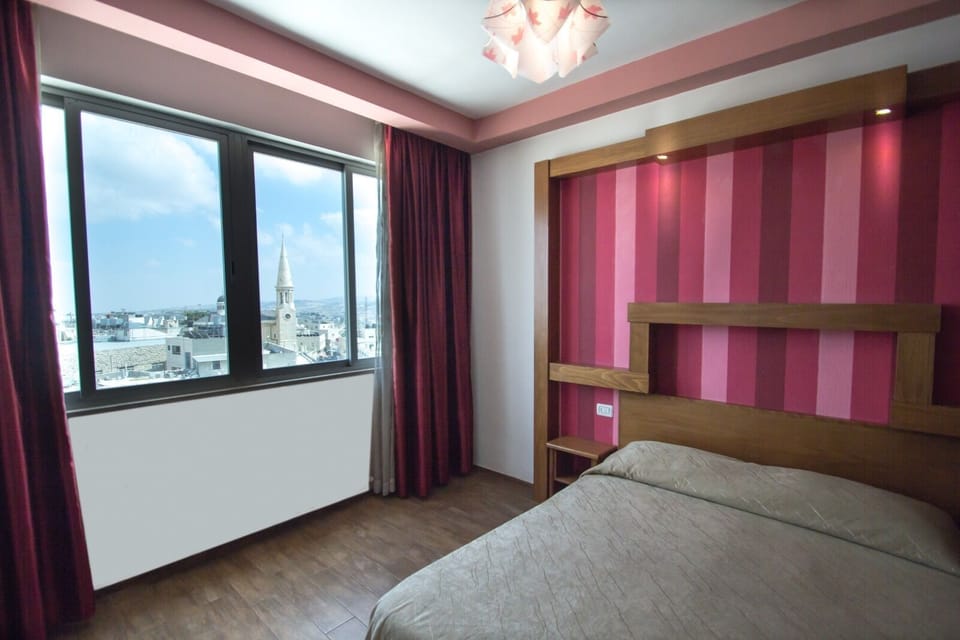 Basic Double or Twin Room | Premium bedding, down comforters, in-room safe, desk