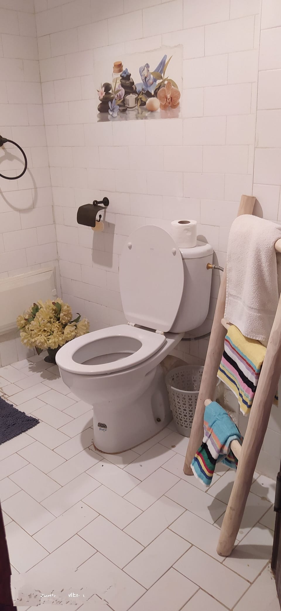 Comfort Double Room, Non Smoking | Bathroom | Bidet, towels, soap, shampoo