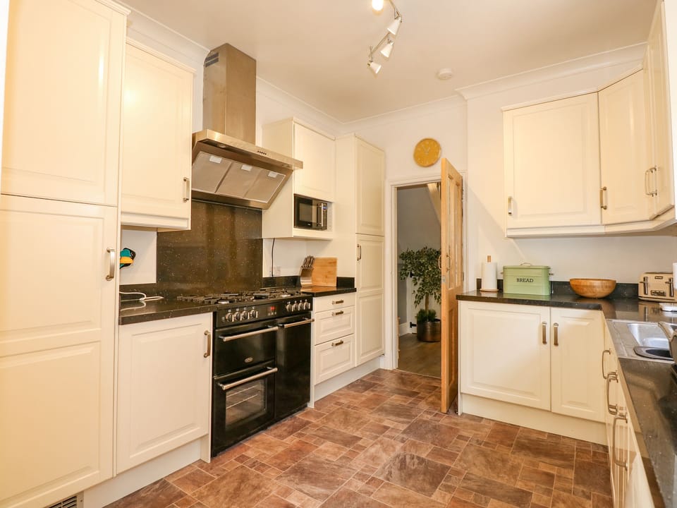 Fridge, dishwasher, electric kettle, toaster