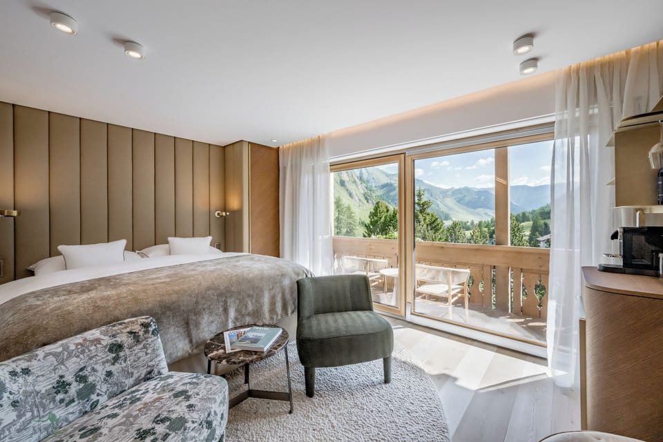Standard Double Room | Premium bedding, minibar, in-room safe, desk