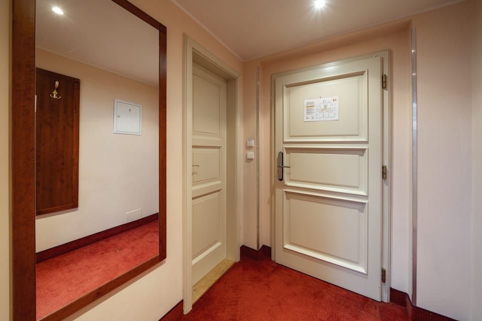 Family Suite | Soundproofing, free WiFi, bed sheets