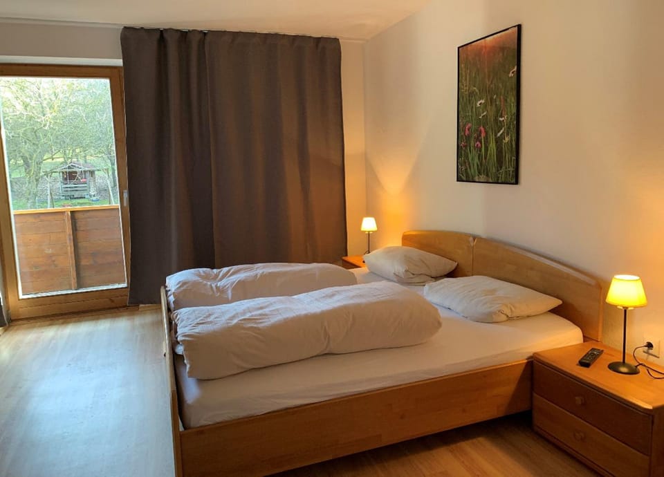 Room | Free WiFi
