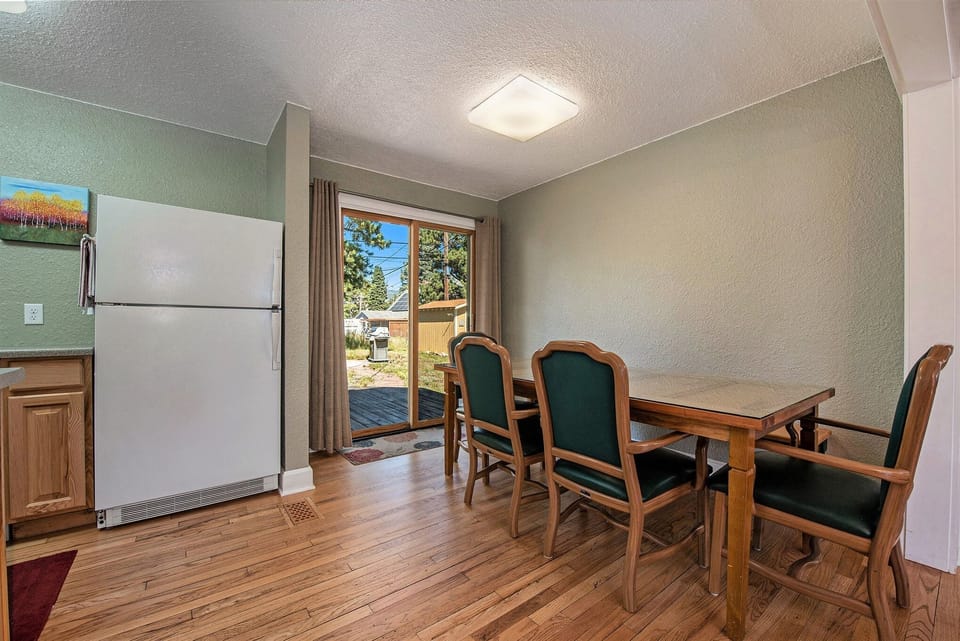 House, 3 Bedrooms | Dining