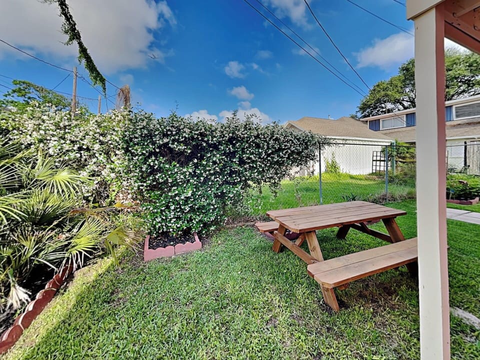 House (2 Bedrooms) | Property amenity