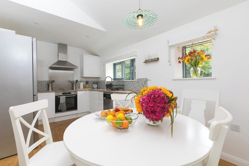 Fridge, dishwasher, electric kettle, toaster