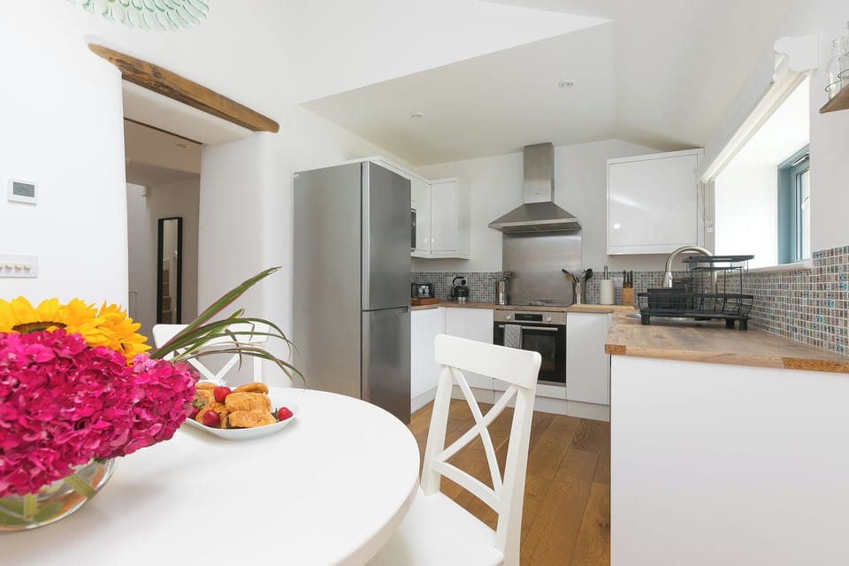Fridge, dishwasher, electric kettle, toaster
