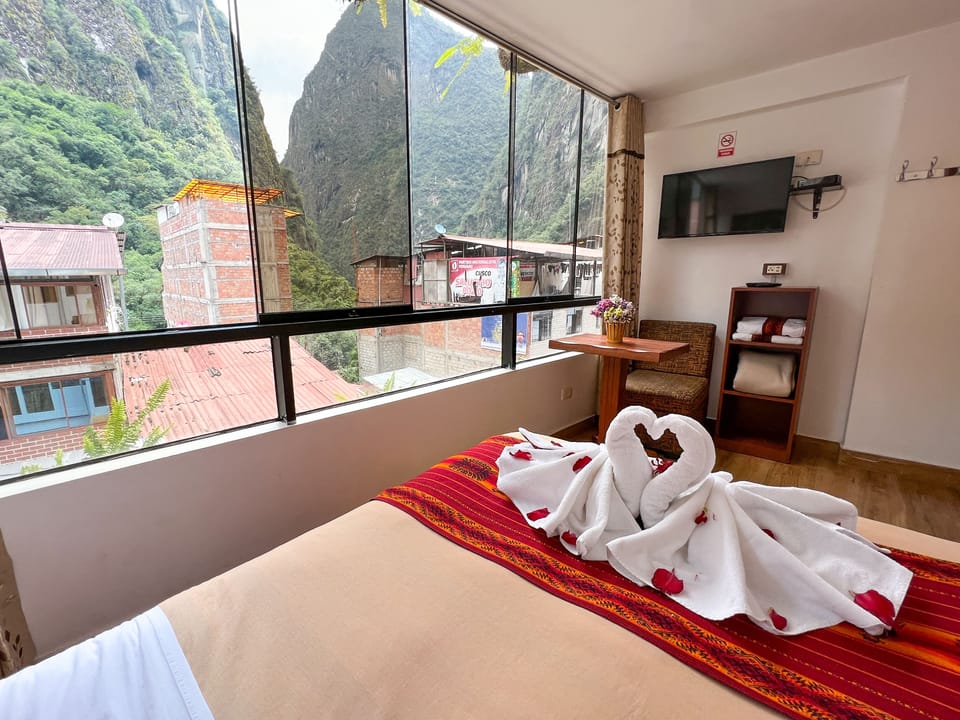 Comfort Room | WiFi (free), individually decorated, bed sheets