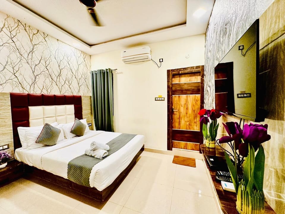Egyptian cotton sheets, premium bedding, pillowtop beds, minibar