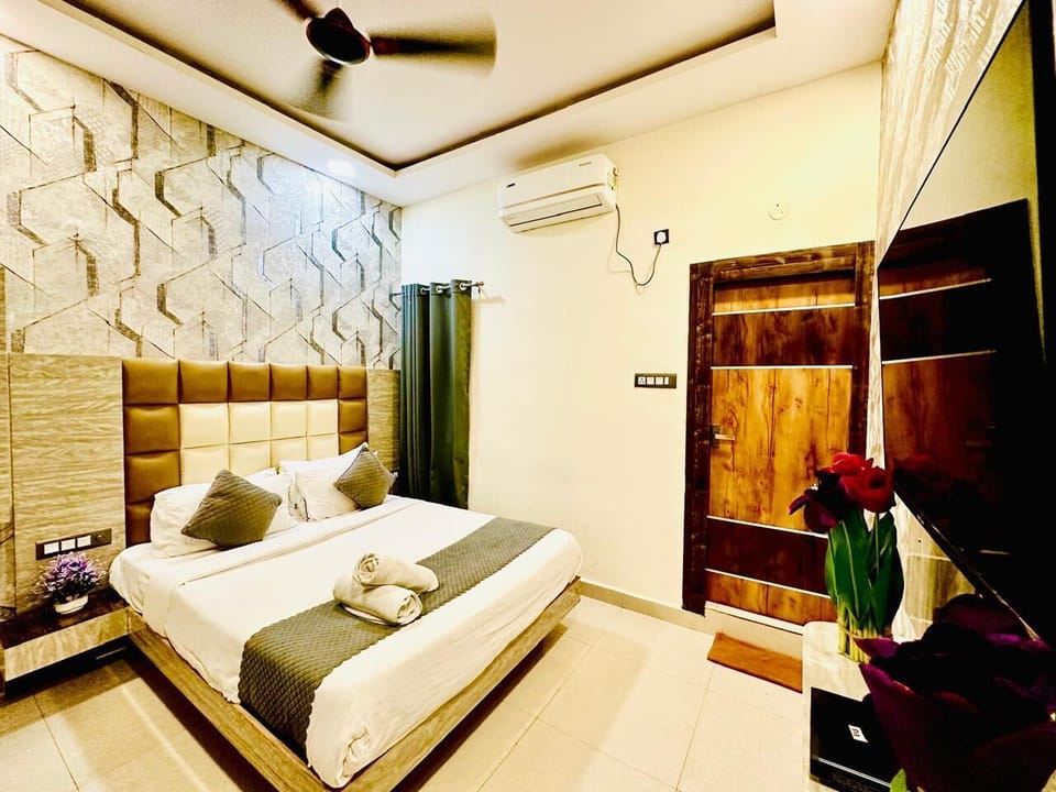 Egyptian cotton sheets, premium bedding, pillowtop beds, minibar