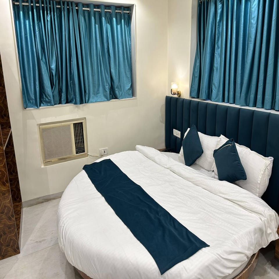 Superior Room | Desk, laptop workspace, soundproofing, free WiFi