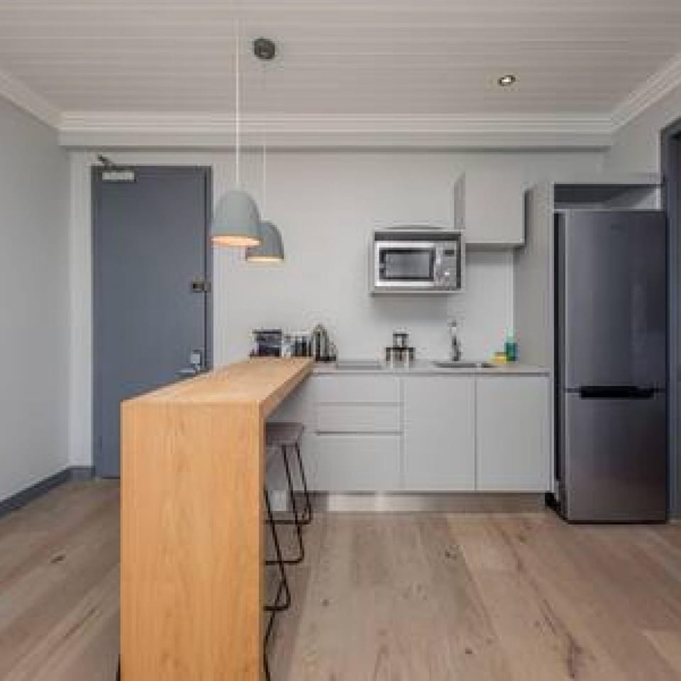 Apartment | 1 bedroom, desk, Internet