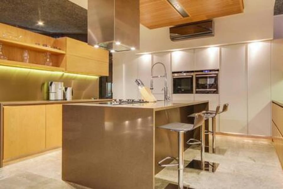 Villa | 5 bedrooms, Internet