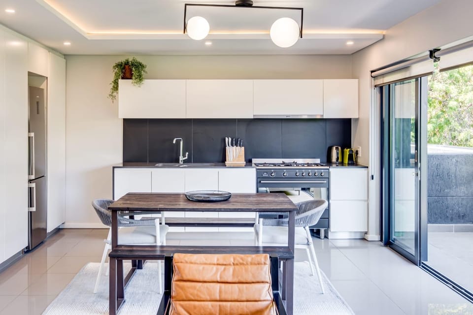 House | 2 bedrooms, desk, Internet