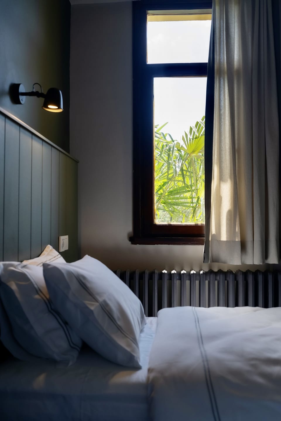 Deluxe Suite | In-room safe, soundproofing, iron/ironing board, WiFi (free)