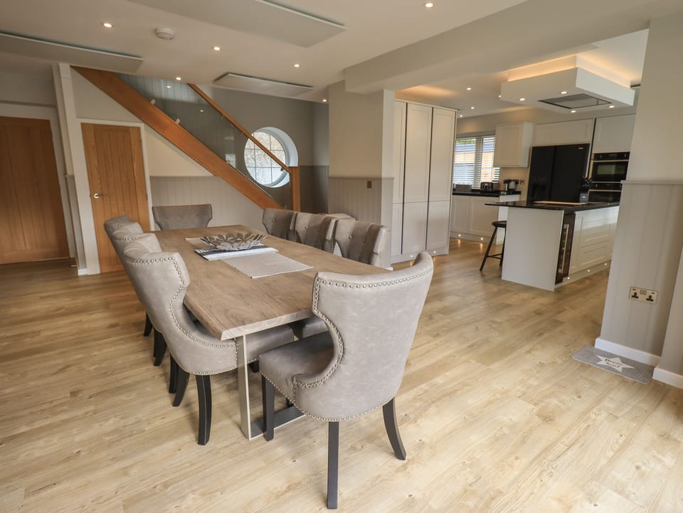 Cottage | Interior