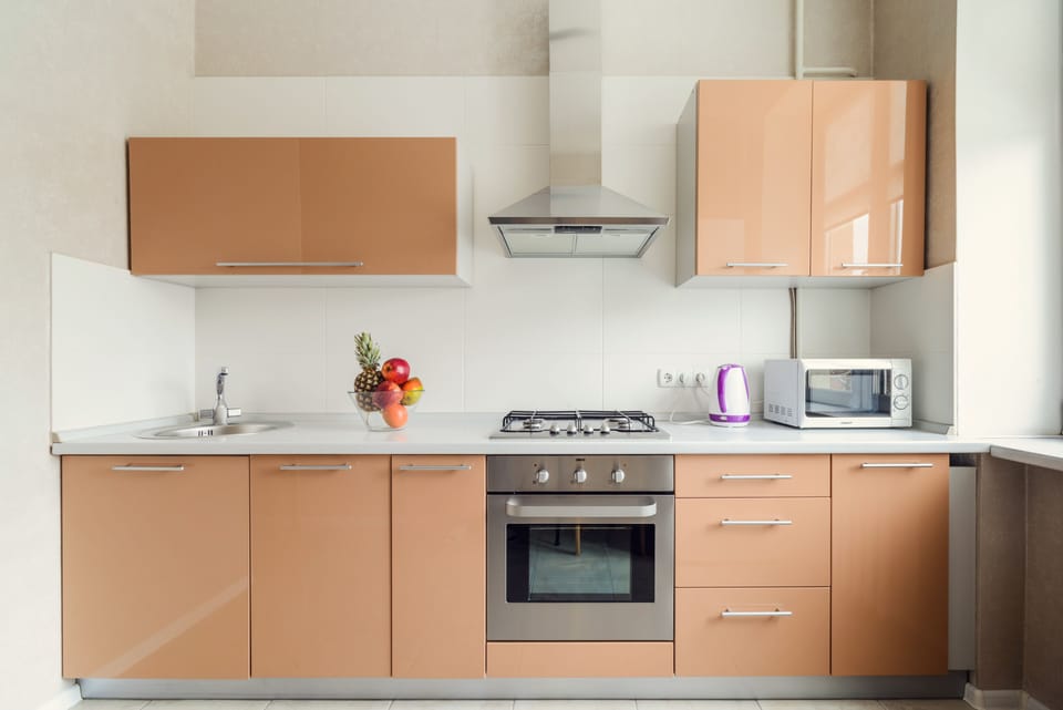 Apartment | Private kitchen | Full-size fridge, microwave, oven, electric kettle
