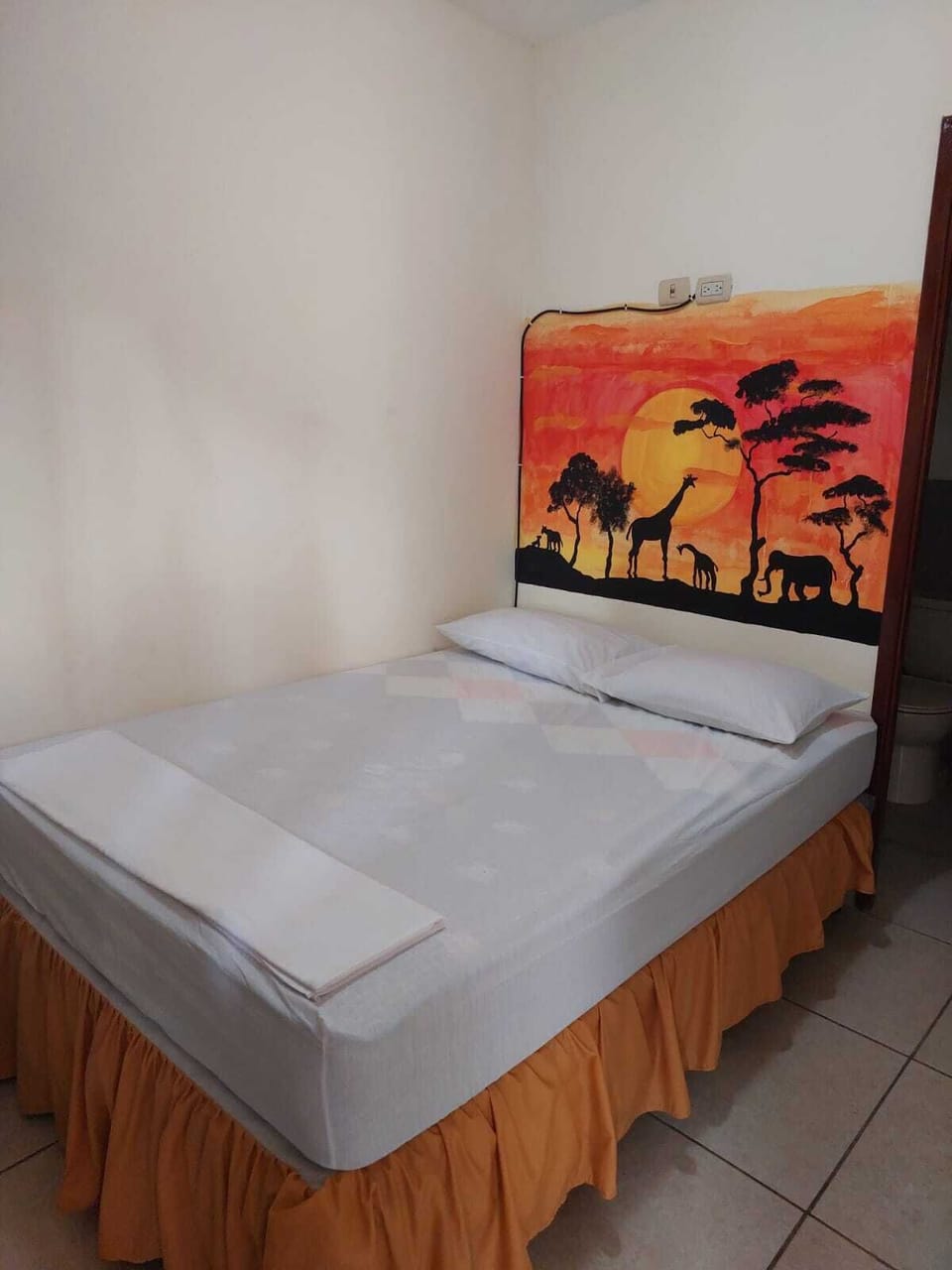 Classic Room | Laptop workspace, WiFi (free), individually decorated