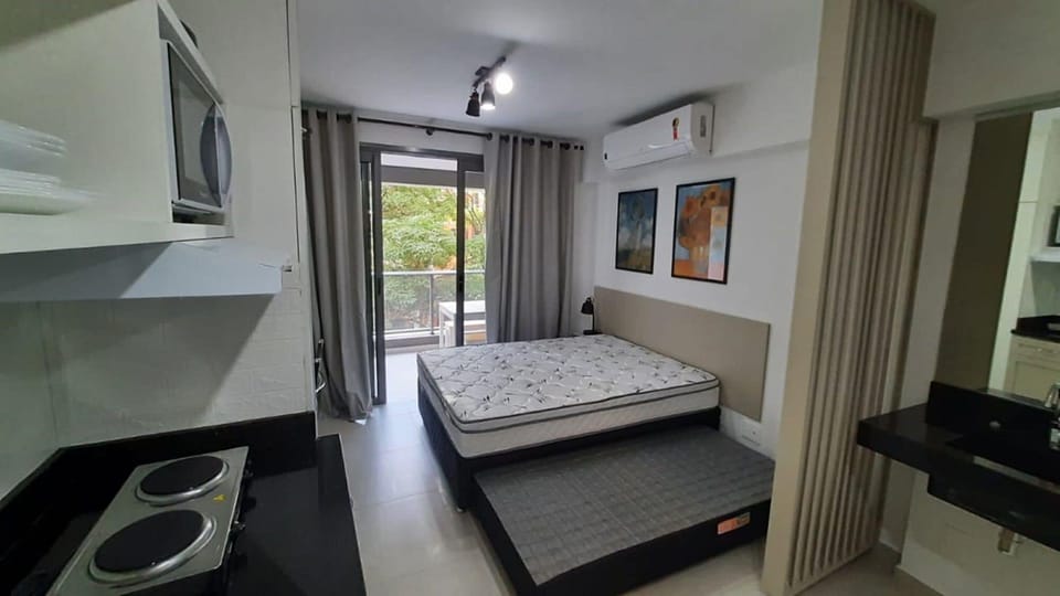 Studio, Balcony | Individually decorated, desk, laptop workspace, blackout drapes