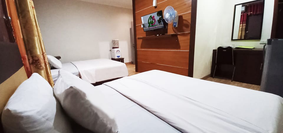 Family Twin Room | Premium bedding, desk, soundproofing, WiFi (free)