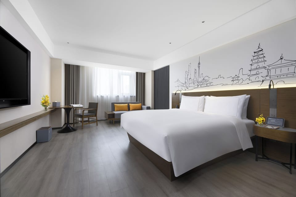 Luxury Double Room, 1 King Bed | Front of property