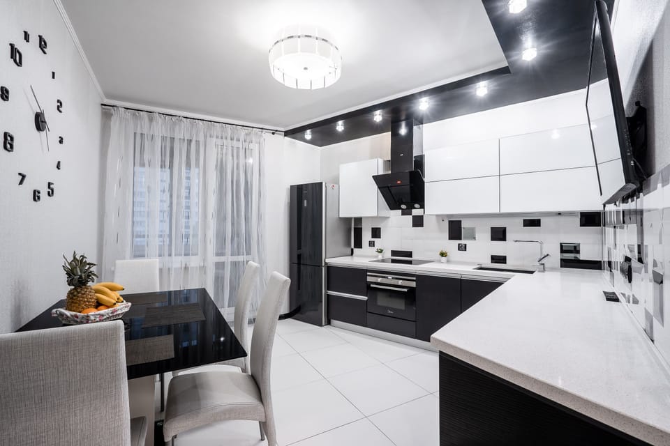 Classic Apartment | Private kitchen | Full-size fridge, oven, stovetop, electric kettle