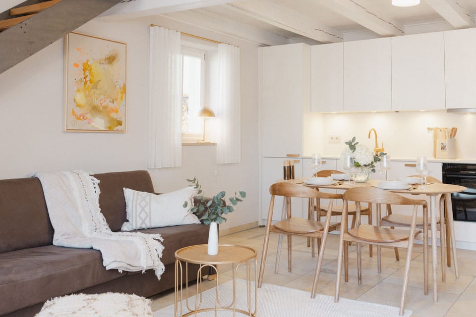 House | Living area | 50-inch flat-screen TV with satellite channels
