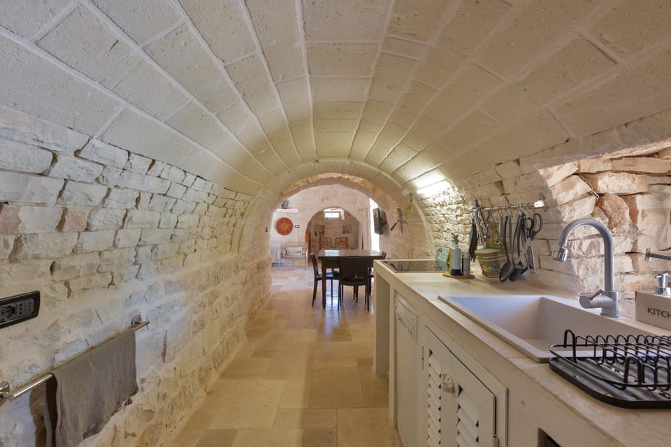 Villa | Private kitchen | Dishwasher, cookware/dishes/utensils