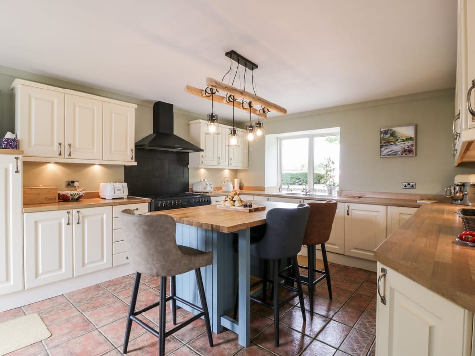 Fridge, microwave, dishwasher, electric kettle