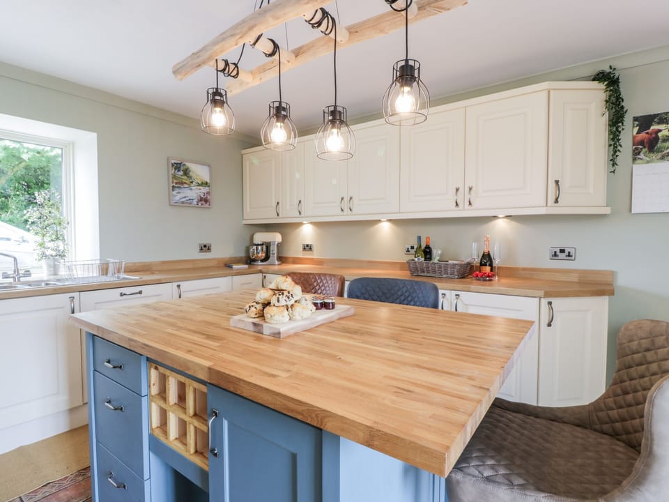 Fridge, microwave, dishwasher, electric kettle