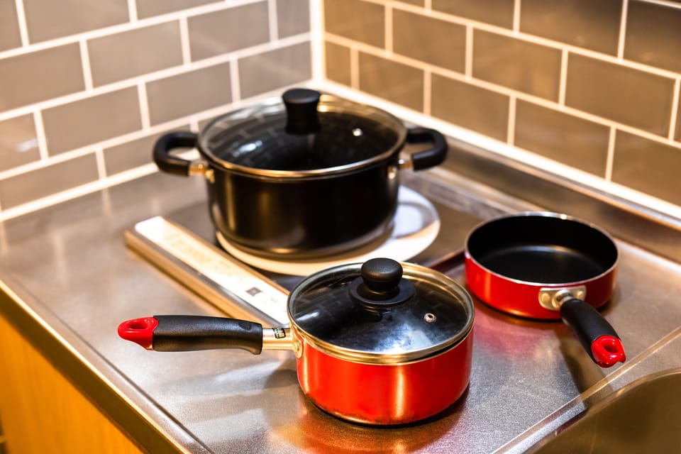 Basic Apartment | Private kitchen | Fridge, microwave, stovetop, electric kettle