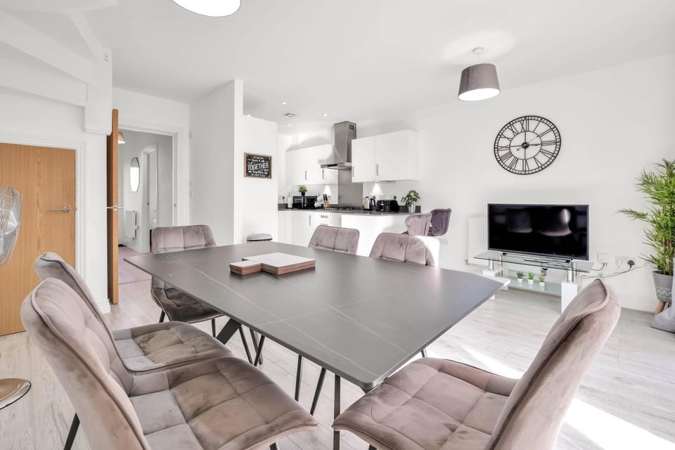 House | In-room dining