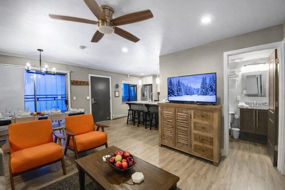 Condo, 2 Bedrooms | Interior