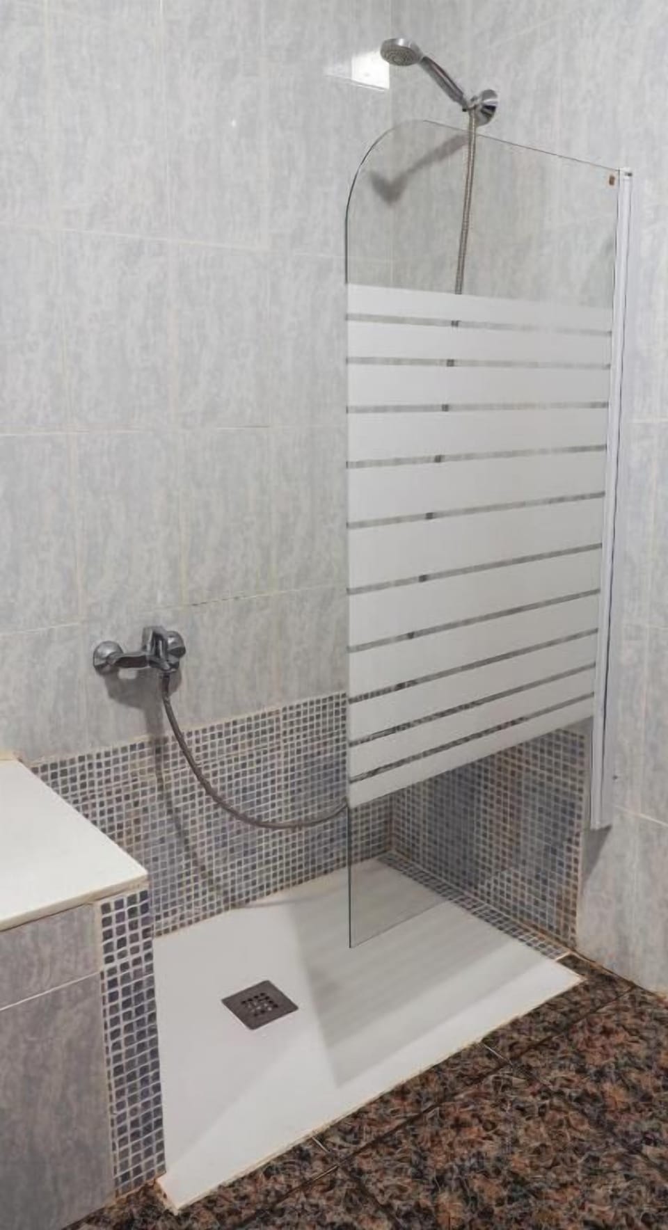 Towels, soap, shampoo, toilet paper