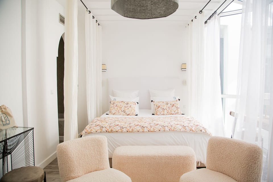 Premium bedding, pillowtop beds, in-room safe, soundproofing