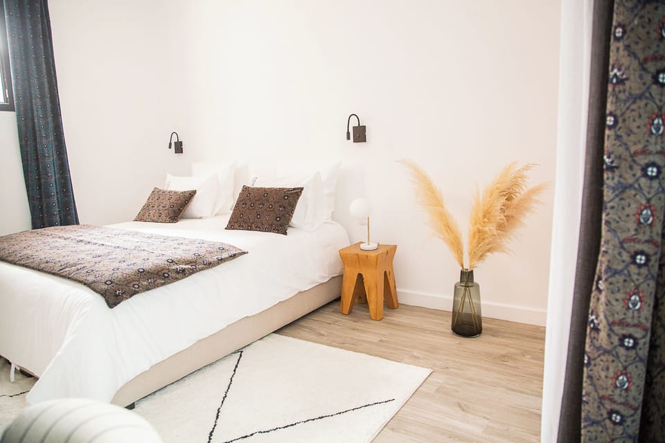 Atay | Premium bedding, pillowtop beds, in-room safe, soundproofing