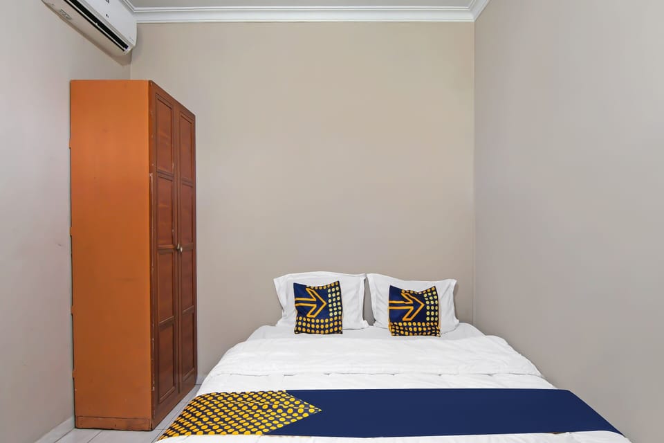 Basic Double Room | Desk, laptop workspace, free WiFi, bed sheets