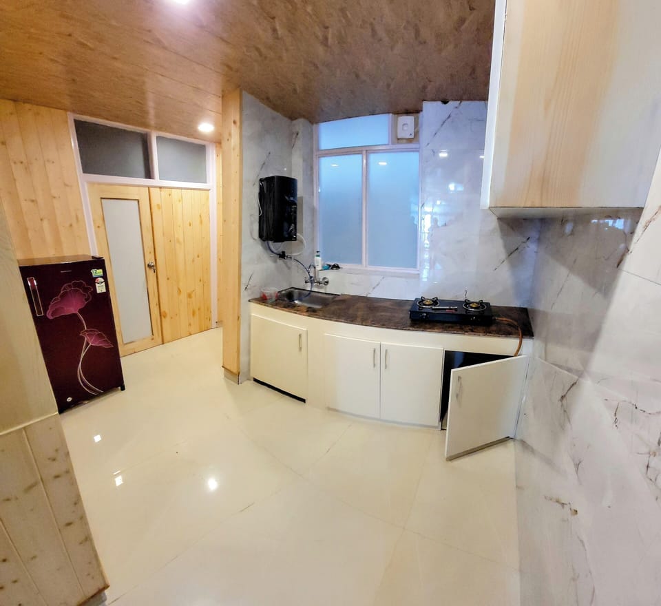 Casa Arhan l Luxury Brand New 2BHK near | Private kitchen | Mini-fridge
