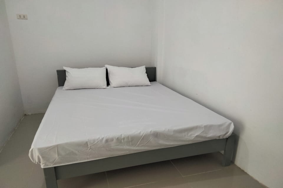 Standard Double Room | WiFi (free), bed sheets