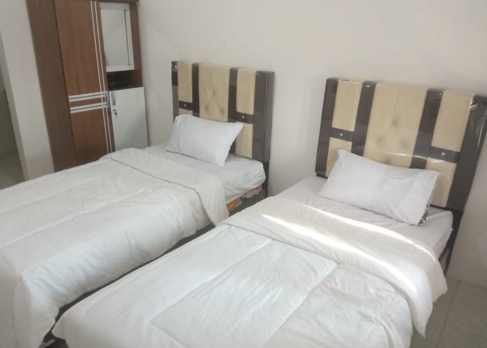 Economy Single Room | Bed sheets