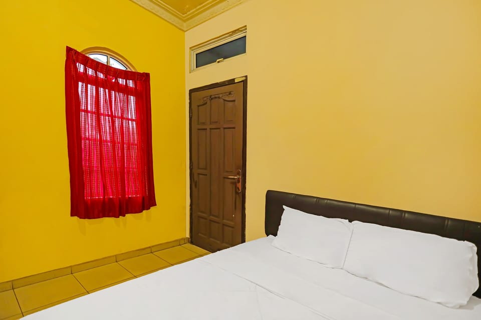 Economy Double Room | WiFi (free), bed sheets