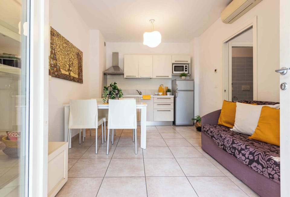 Apartment, 1 Bedroom, Garden View | Interior