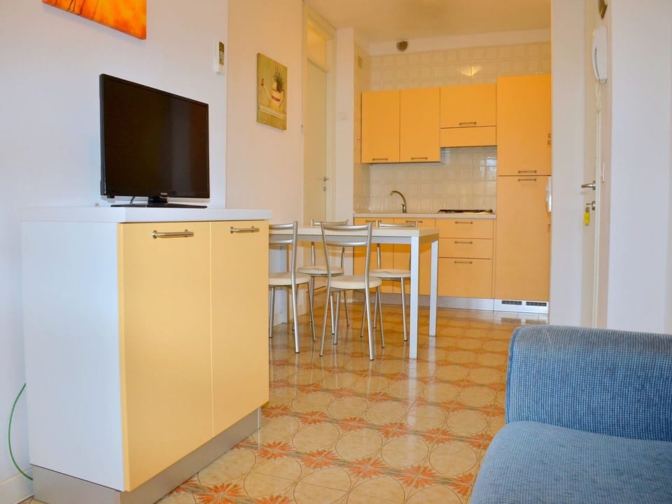 Apartment, 1 Bedroom, Balcony | Interior