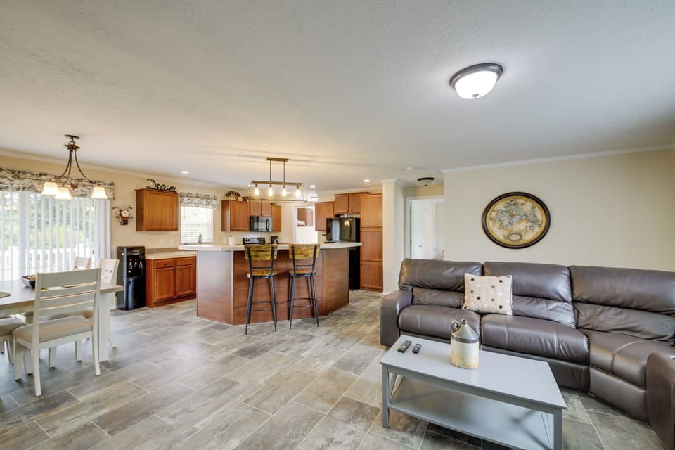 House (3 Bedrooms) | Interior