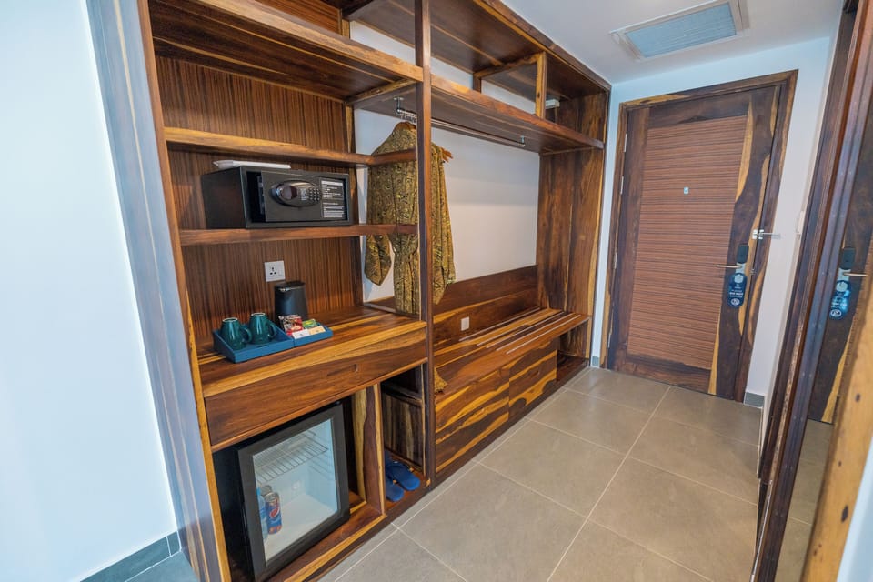 In-room safe, desk, laptop workspace, soundproofing