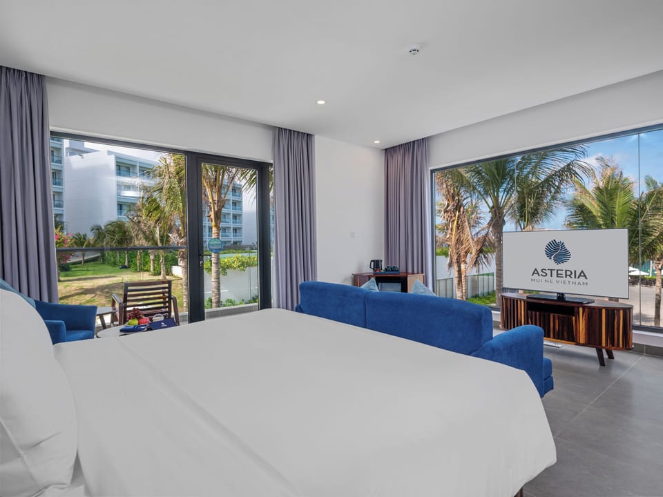 Asteria Signature | In-room safe, desk, laptop workspace, soundproofing