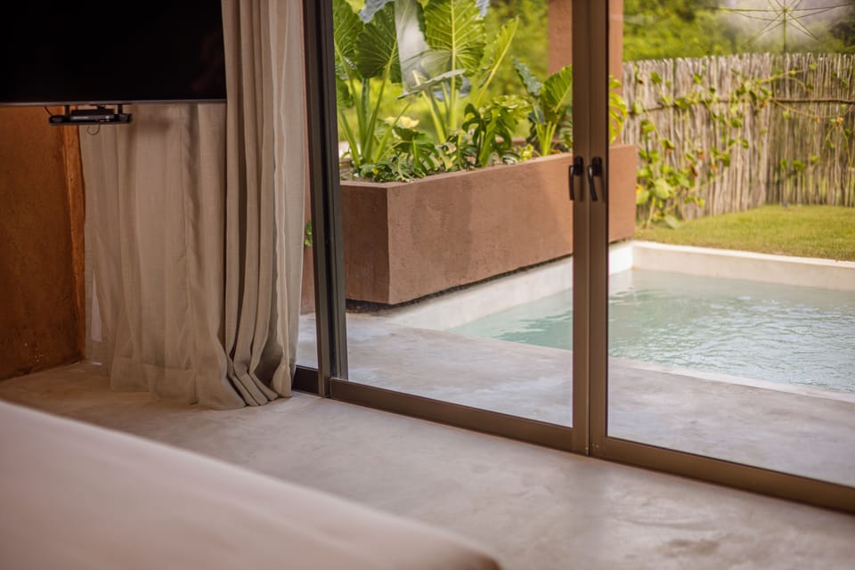 Elite Suite | 1 bedroom, hypo-allergenic bedding, in-room safe, individually decorated