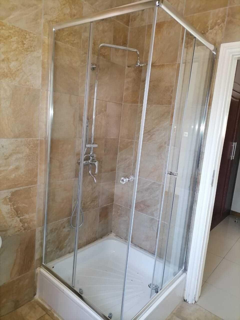 Standard Room | Bathroom | Towels, soap, toilet paper