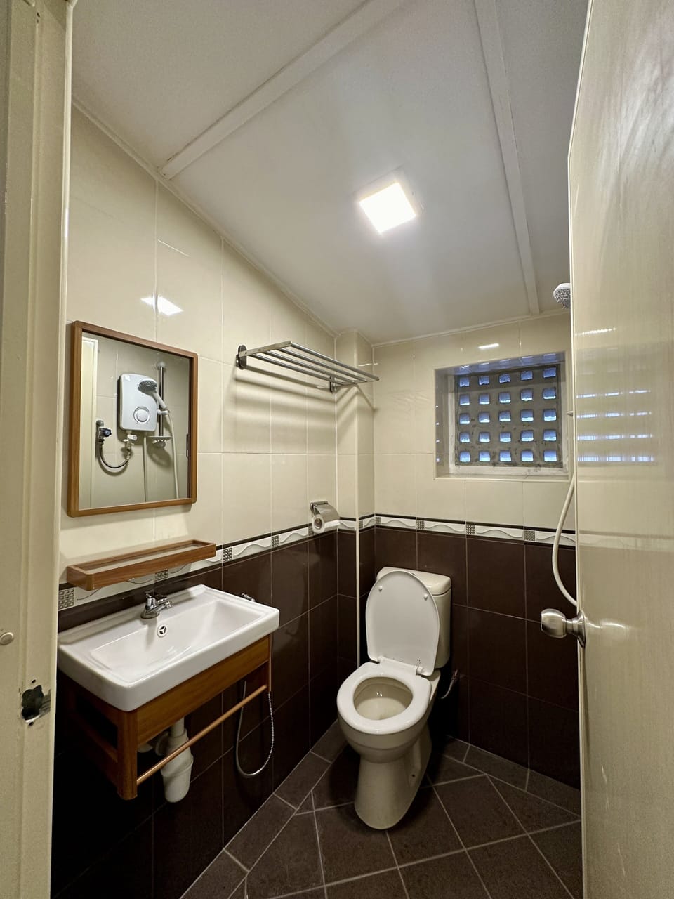 Family Room | Free WiFi, bed sheets