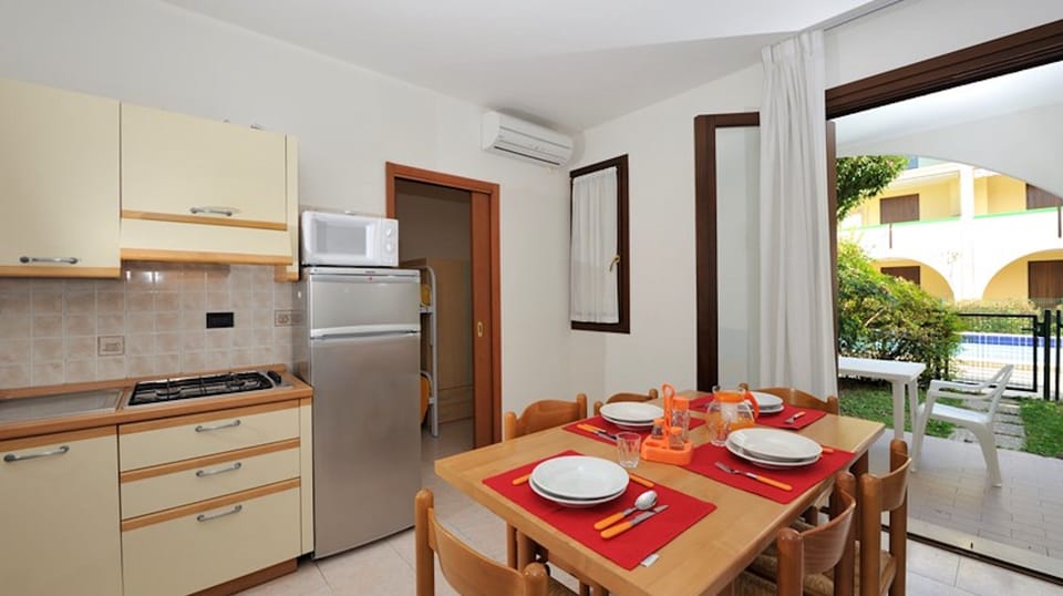 Apartment, 3 Bedrooms, Balcony, Garden View | Living room