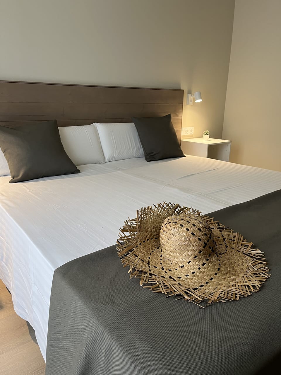 Family Quadruple Room | Desk, soundproofing, free WiFi